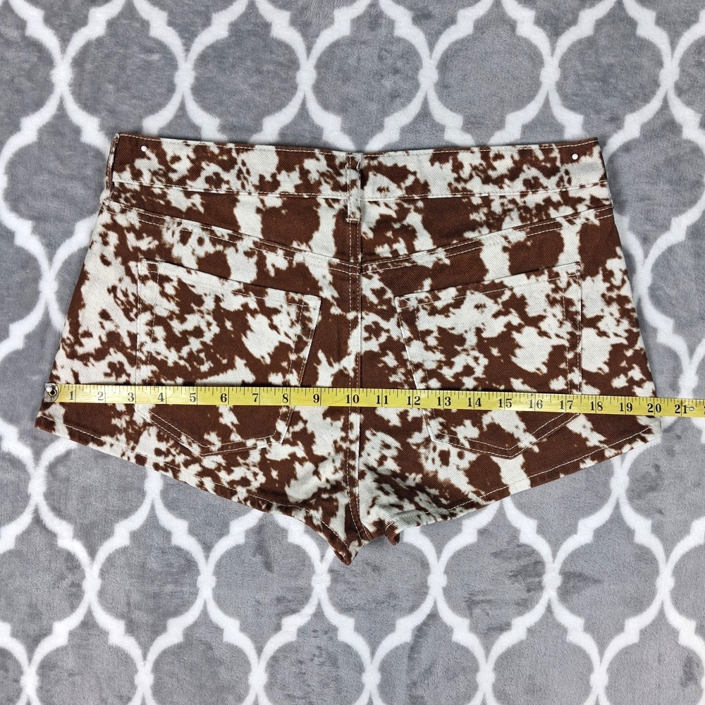 Cow Print Denim Shorts Women Medium Brown Western Cowgirl Rodeo - Picture 6 of 7